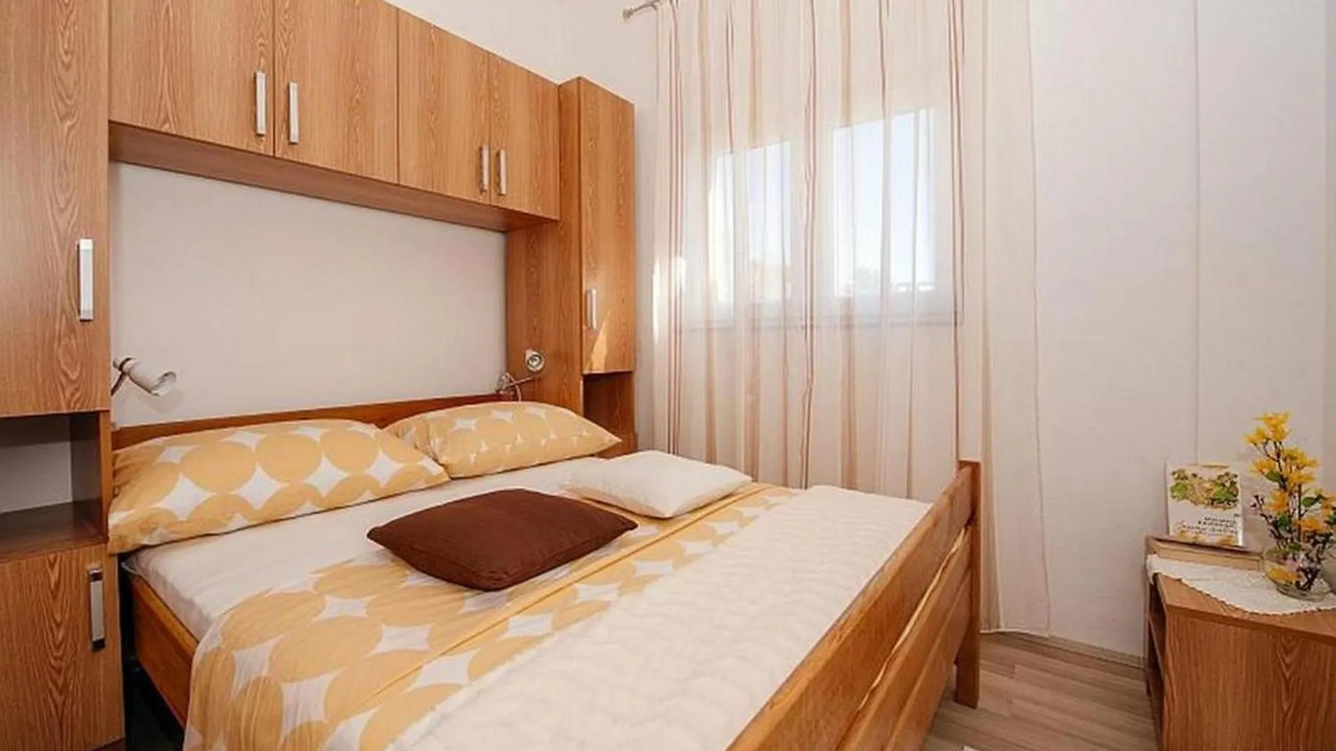 Apartments Perinic فرسي
