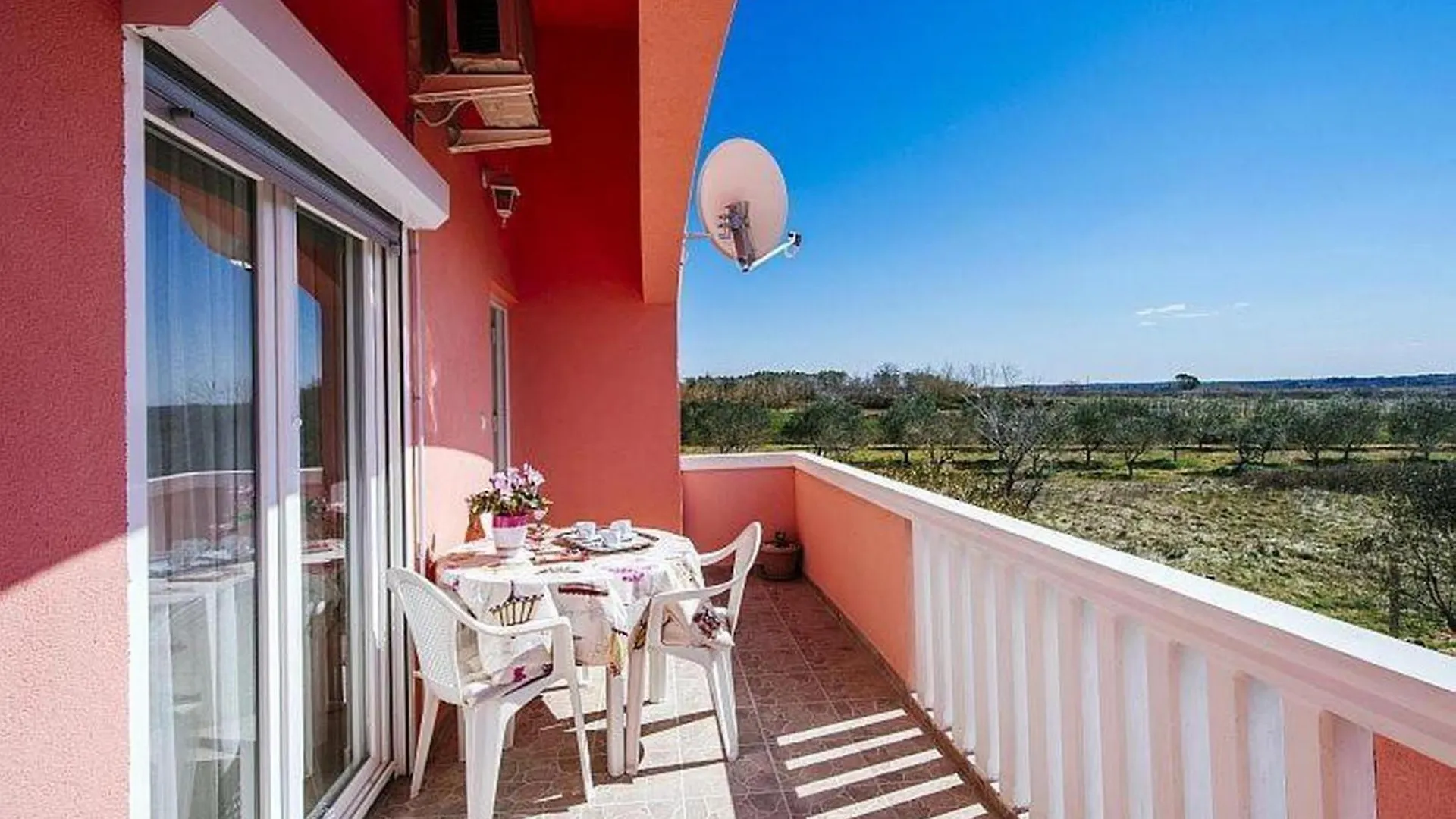 Apartments Perinic فرسي
